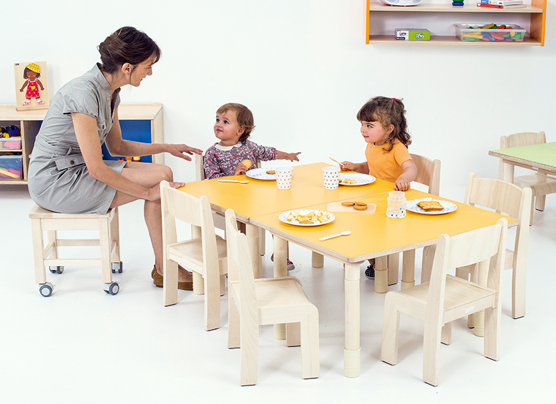 Kruk - met wielen - met handgrip - klasorganisatie - hout - per stuk