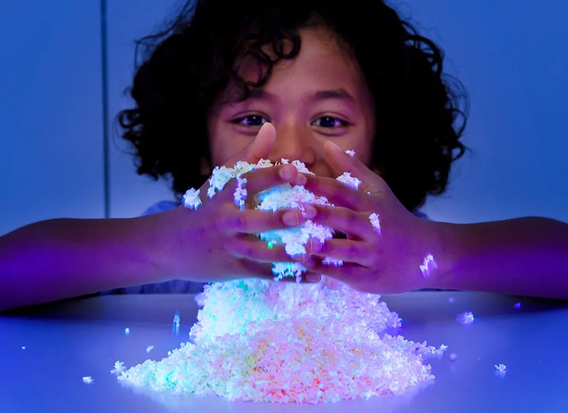 Sensoryplay - Educational Insights Playfoam Pluffle Twist Glow In The Dark - per stuk