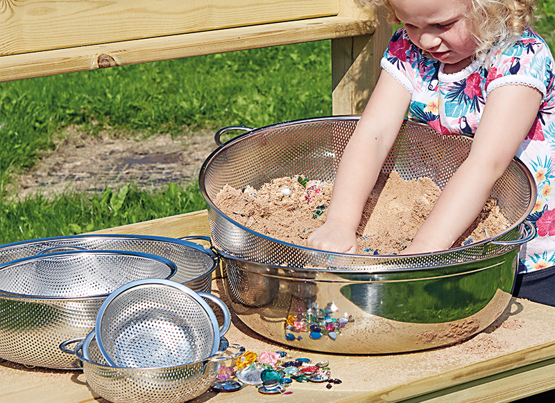Buitenspeelgoed - Zand-en water - metalen zeven - set van 5