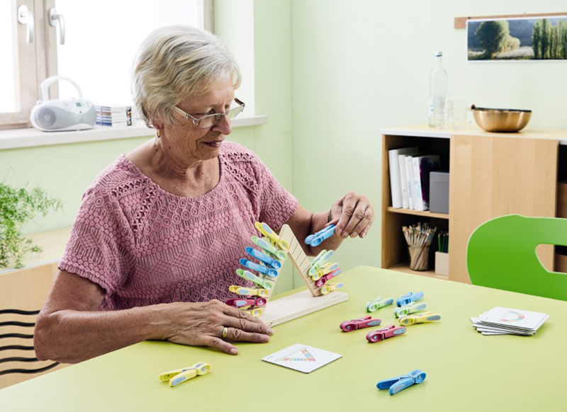 Handvaardigheid - spel - geo wasspeldenspel - Haba education