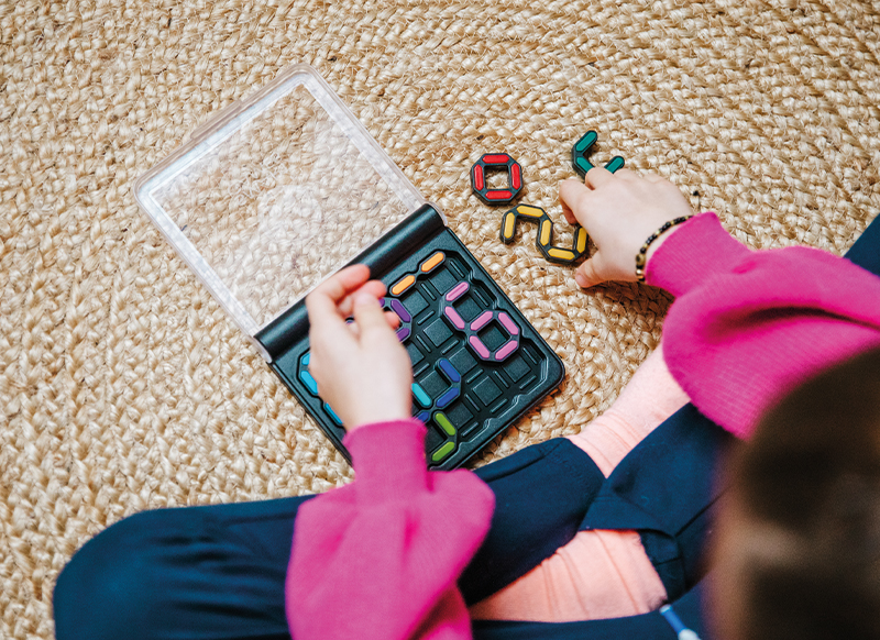 Rekenspel - SmartGames IQ Digits - optellen - digits - cijfers - puzzelspel - per spel