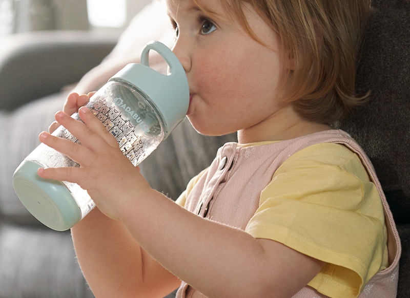 Eetgerei - beker - Badabulle - beker met rietje - per stuk