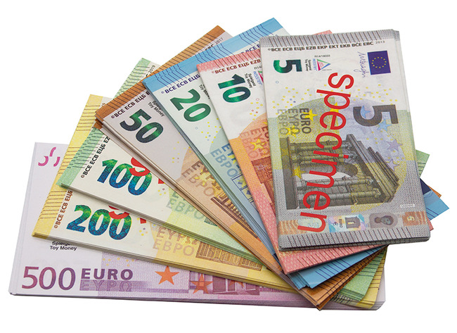 Geld - euro - rekengeld - briefjes - biljetten - set van 140 assorti
