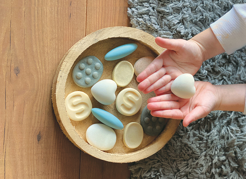 Sensorisch - voelstenen - Yellow Door - Sensory Worry Stones - emotie - concentratie - steenmix - set van 12