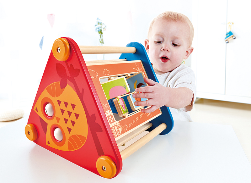 Eerste speelgoed - Hape - activiteitenpiramide