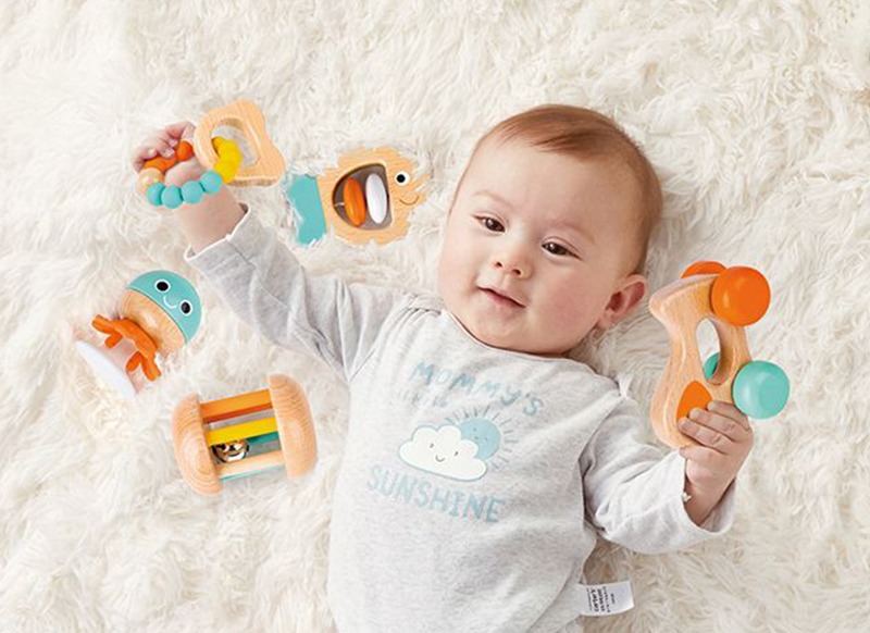 Rammelaar - Hape Multi-stage Sensory Gift - multi sensorische rammelaarset - hout - set van 5