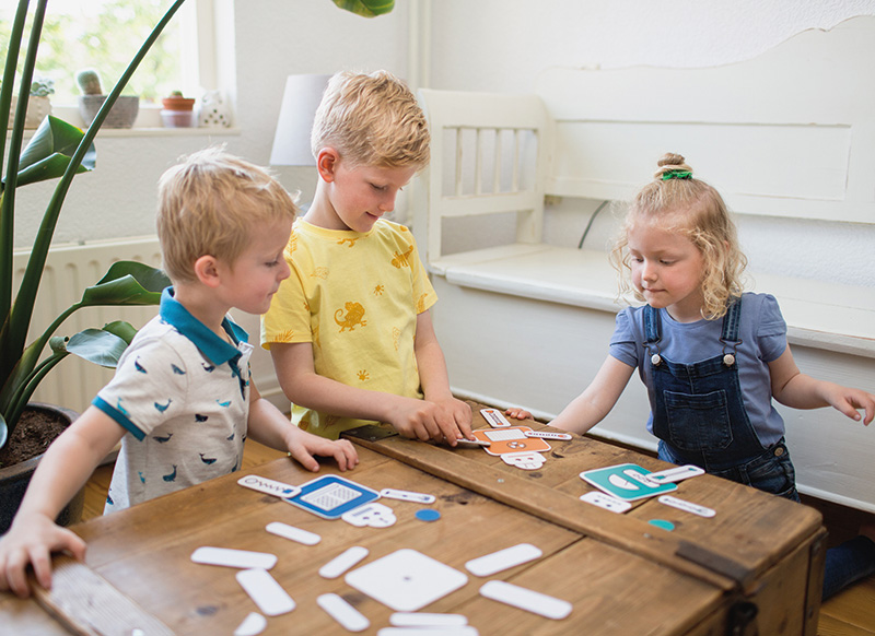 Spel - kleur en vorm - BS Toys Robot Friends - per spel