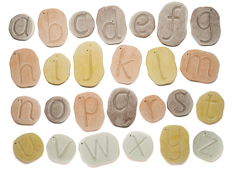 Taalspellen - Yellow Door Feels-Write Lowercase Letter Stones - tactiele schrijfstenen - per set