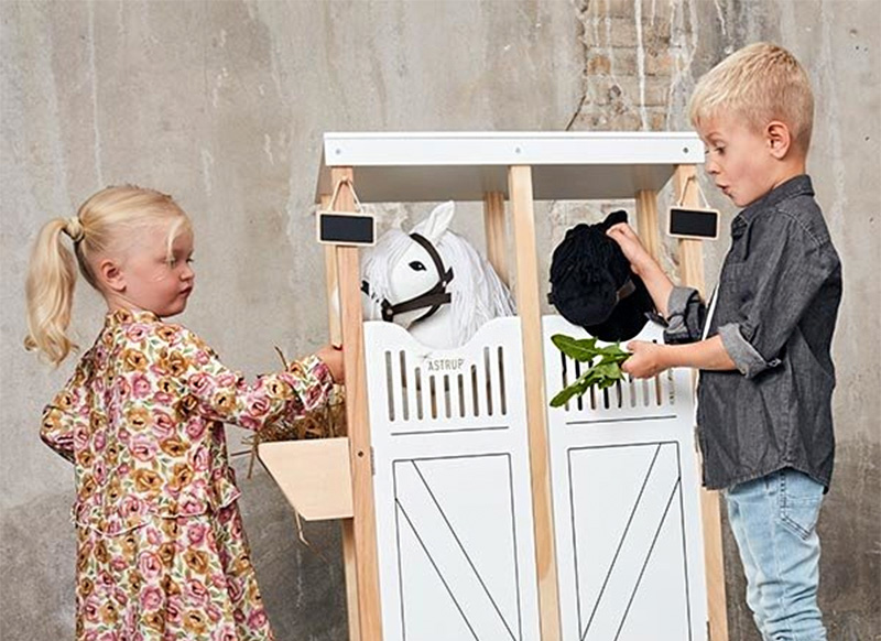 Stokpaardjes - By Astrup - stokpaard zwartje - per stuk