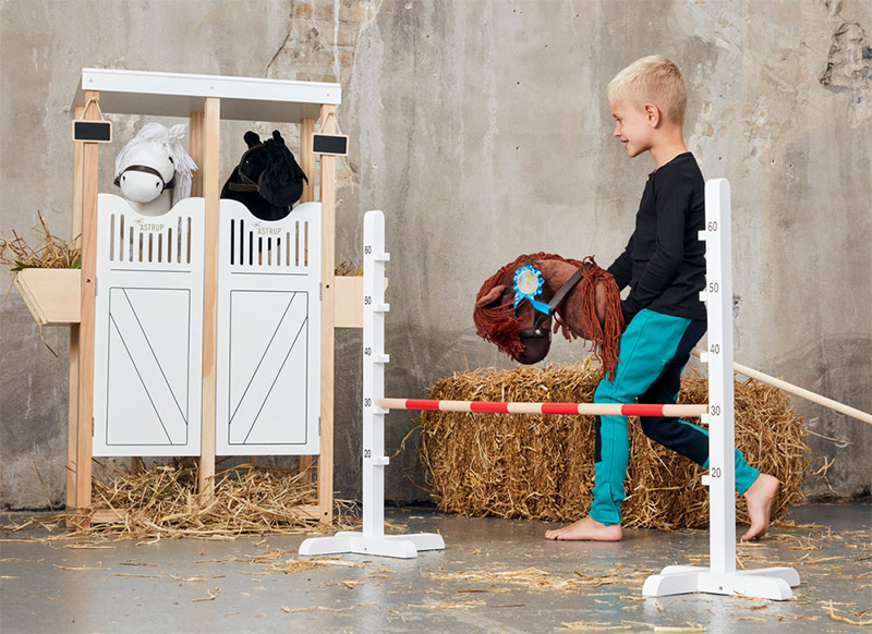 Stokpaardjes - By Astrup - stokpaard zwartje - per stuk