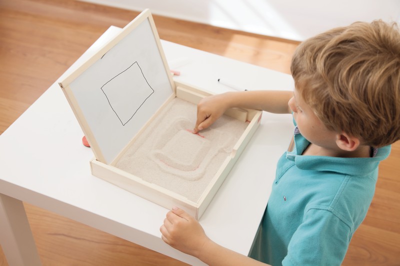 Oefenbak - Akros Multi-Sensory Pre-Writing Tray - met schrijfbord - schrijfroute - schrijfbewegingen - zand - per stuk