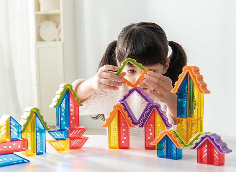 Bouwset - vormen - Weplay Crystal Village - transparante kleurenstad - met opdrachtkaarten - per set