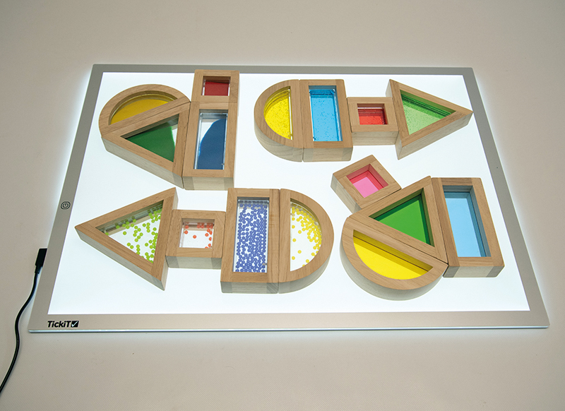 Lichtbord - Commotion Education - sensorische geoblokken - 16 stuks