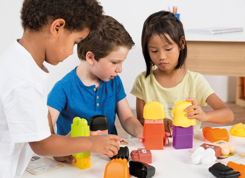 Blokken - Miniland - diversiteit - sociaal-emotioneel - set van 18 assorti