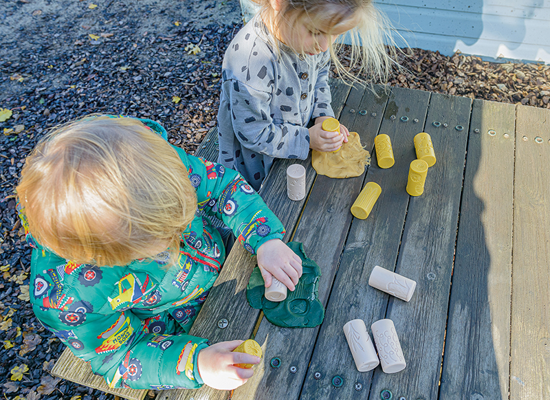Stempels - kleistempels - Yellow Door Let's Roll Garden Bugs - tuininsecten - rollers - boetseren - per set