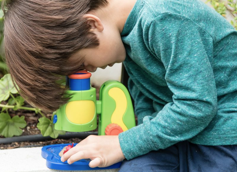 Ontdekkingsmateriaal - Educational Insights GeoSafari Jr. My First Microscope - microscoop - met led-lampje - per stuk