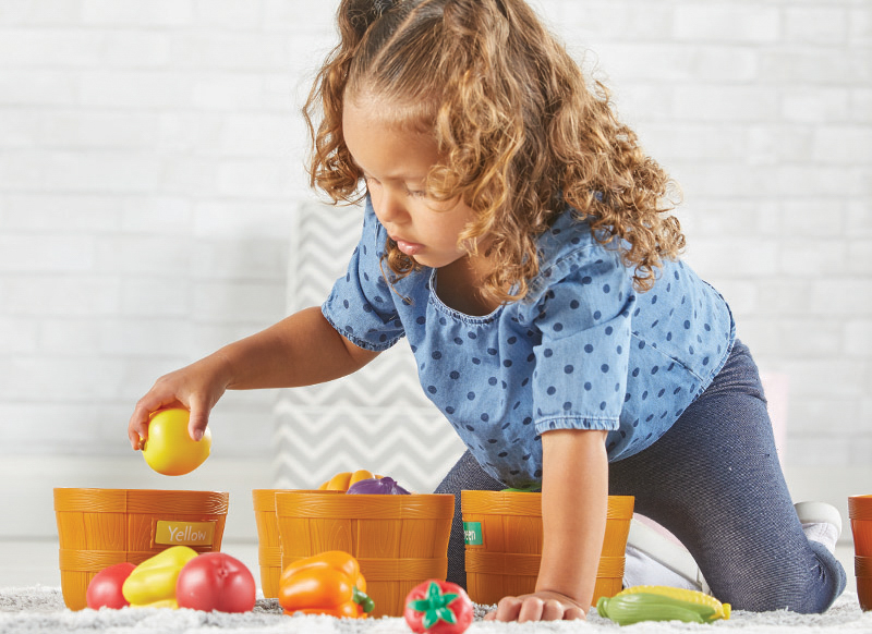 Kleur en vorm - Learning Resources Farmer's Market Colour Sorting Set - groenten en fruit - markt - sorteerspel - per spel