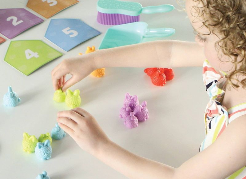 Spel - sorteerspel - telspel - Learning Resources Count & Clean Dust Bunnies - tel- en poetskonijnen - per spel